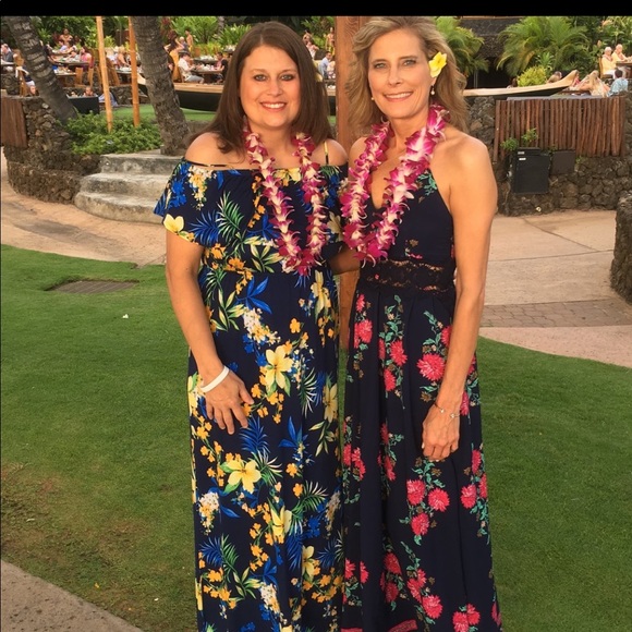 Dresses & Skirts - Hawaiian Spaghetti Straps/Off Shoulders Dress